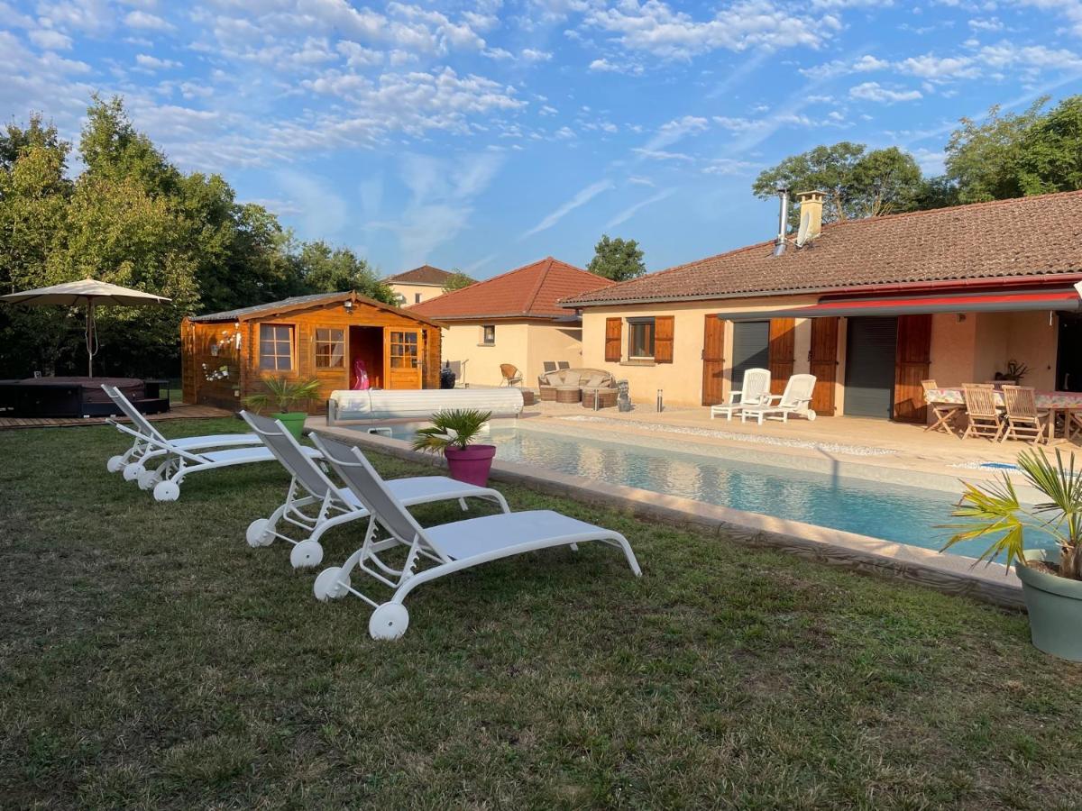 Le Double C Bed and Breakfast Saint-Victor-de-Morestel Eksteriør billede