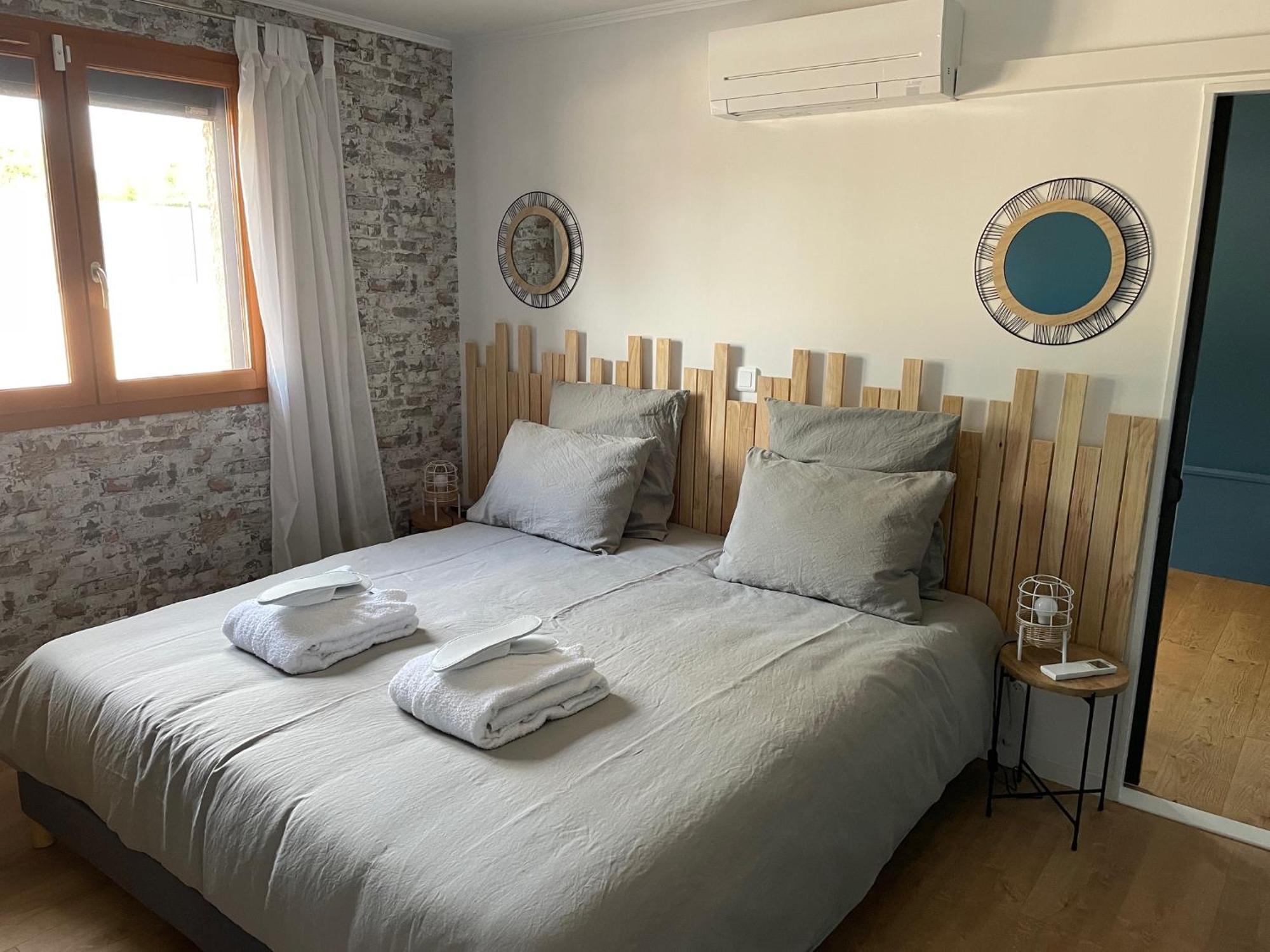 Le Double C Bed and Breakfast Saint-Victor-de-Morestel Eksteriør billede